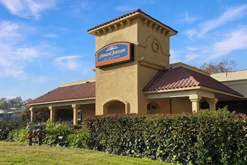 Howard Johnson by Wyndham Sacramento Downtown