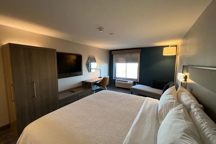 Room 5 of 45