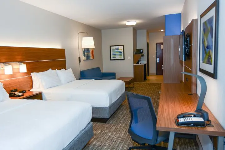 Room 2 of 28