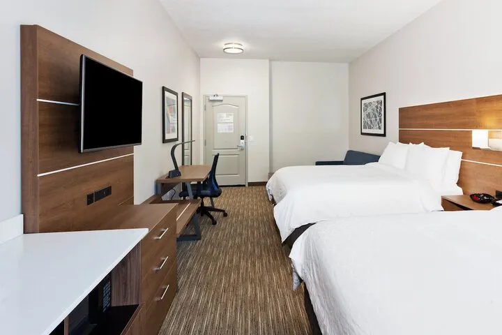 Room 2 of 48