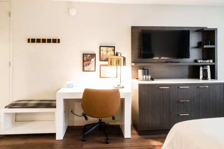 Room 4 of 50