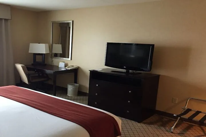 Room 3 of 86