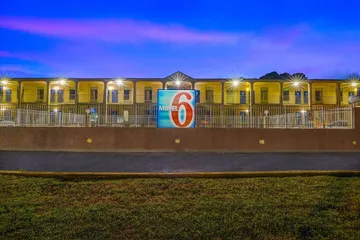 Motel 6 Americus GA