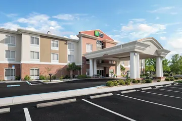Holiday Inn Express & Suites Springhill by IHG