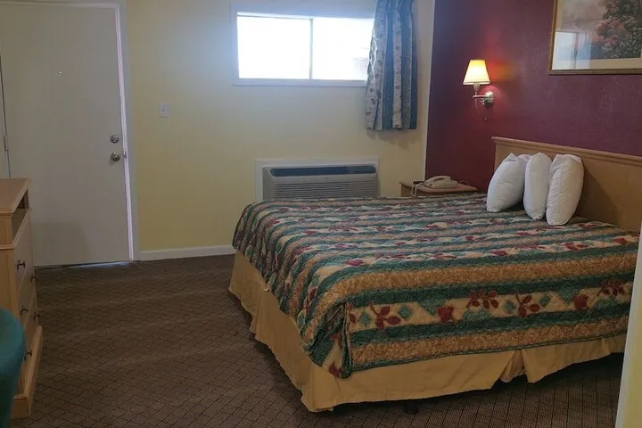 Room 4 of 26