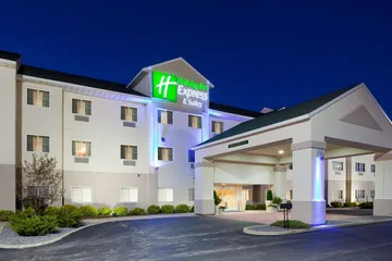 Holiday Inn Express and Suites Stevens Point by IHG