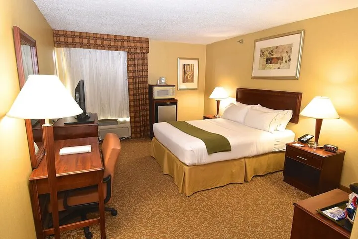 Room 4 of 58