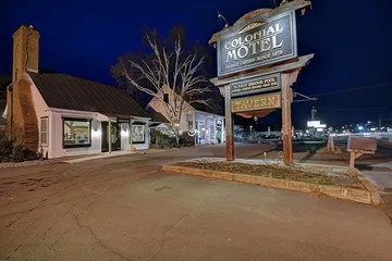 Colonial Motel