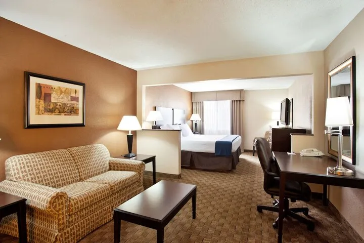 Room 5 of 39