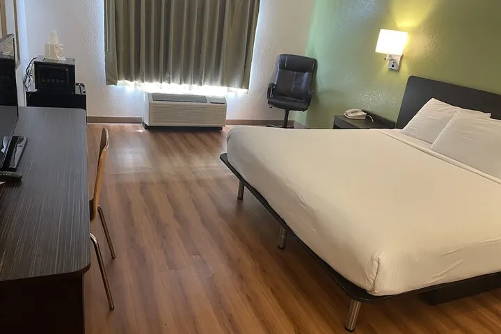 Room 2 of 30