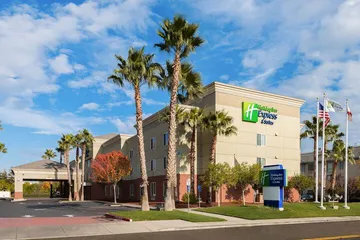 Holiday Inn Express Hotel & Suites Vacaville by IHG