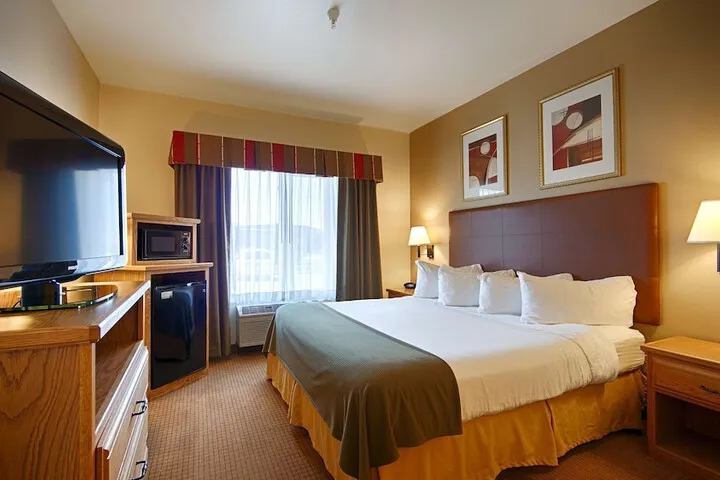 Room 4 of 17