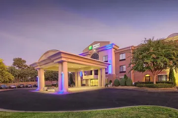Holiday Inn Express & Suites Raleigh North - Wake Forest by IHG