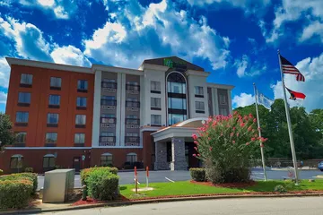 Holiday Inn Express & Suites Wilson-Downtown by IHG