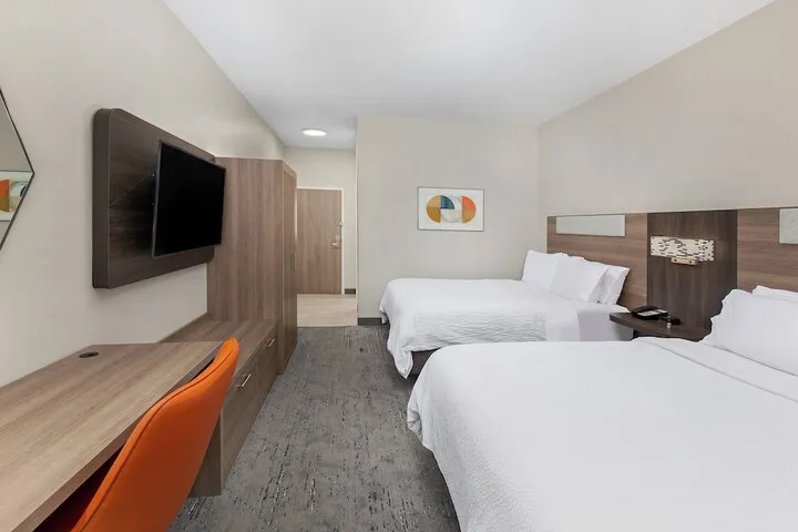 Room 3 of 34