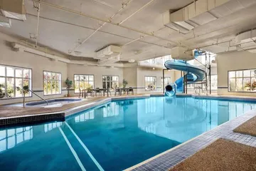 Days Inn & Suites by Wyndham Strathmore
