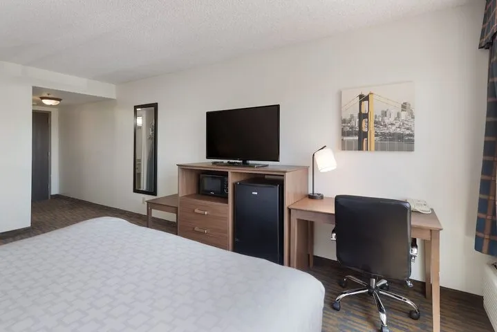 Room 5 of 64