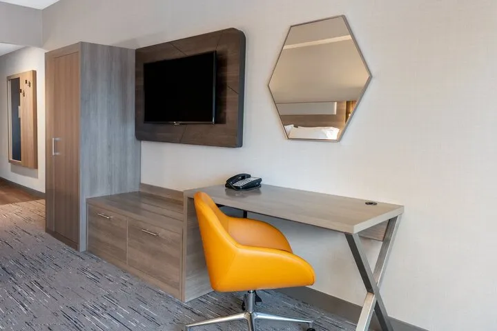 Room 4 of 52