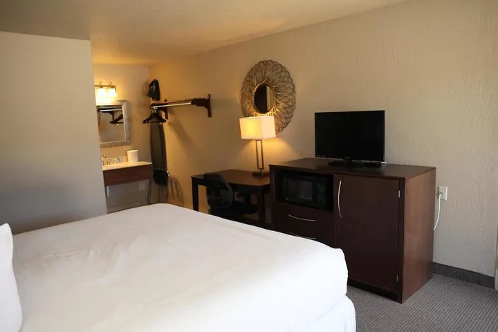 Room 5 of 30