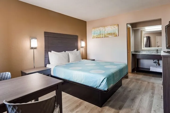 Room 5 of 24