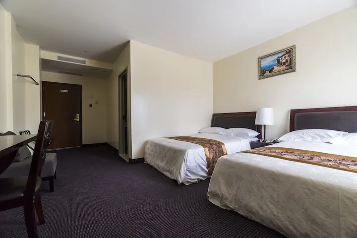 Room 3 of 32