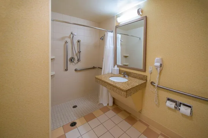 Room 4 of 24