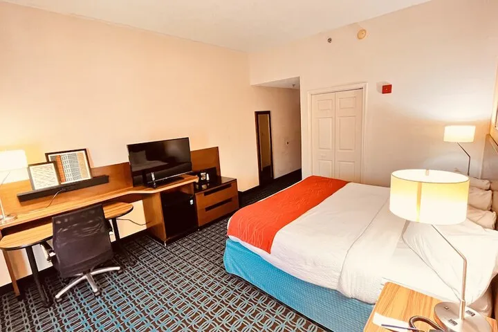 Room 2 of 41