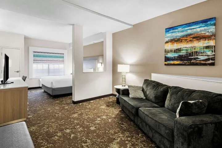 Room 5 of 39