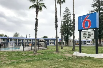 Motel 6 Visalia CA