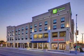 Holiday Inn Express & Suites Kansas City KU Medical Center by IHG
