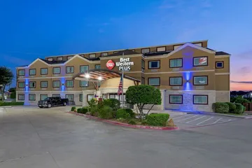 Best Western Plus Arlington North Hotel & Suites