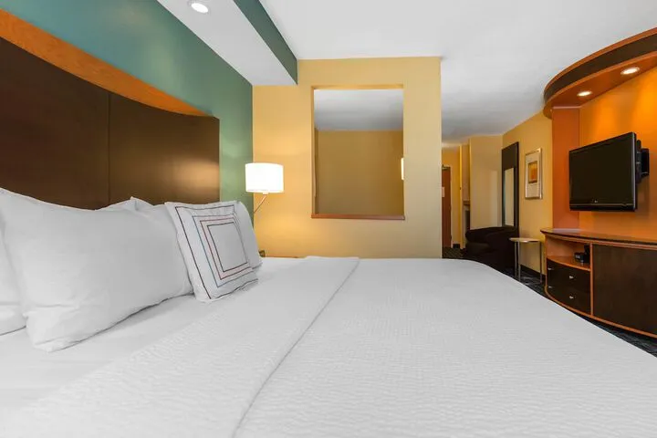 Room 5 of 33