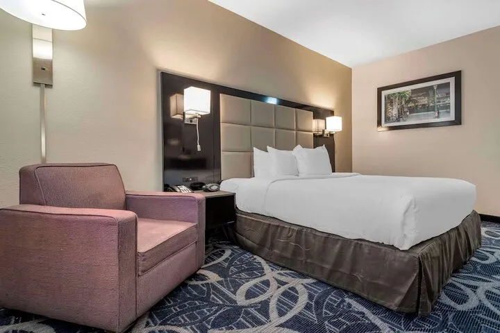 Room 5 of 28