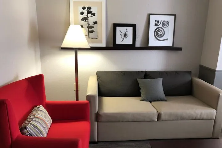 Room 3 of 38