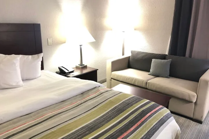 Room 5 of 38
