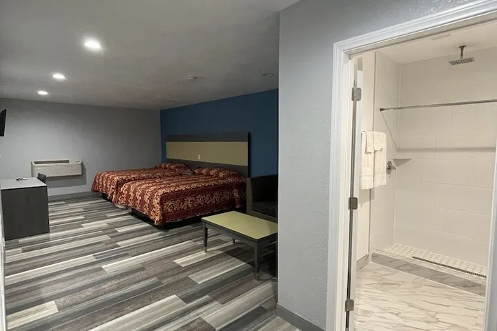 Room 5 of 28