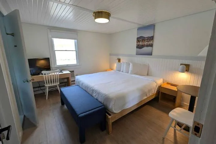 Room 5 of 17