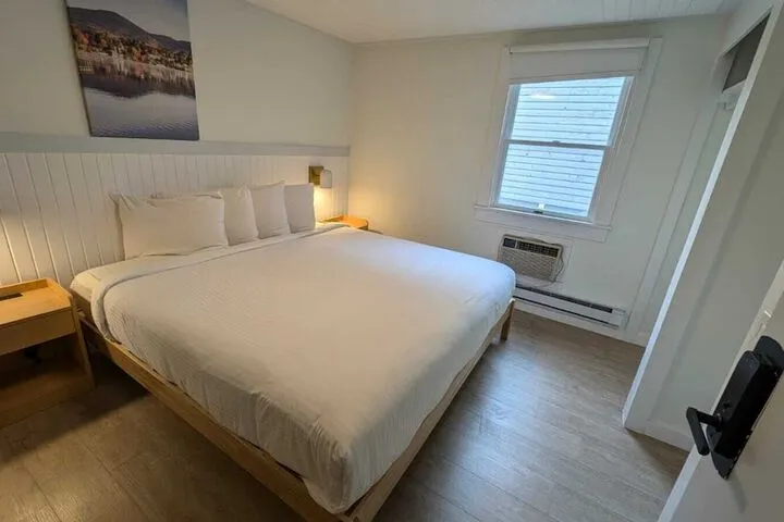 Room 4 of 17