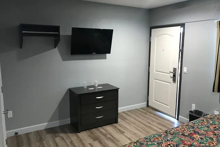 Mini-refrigerator