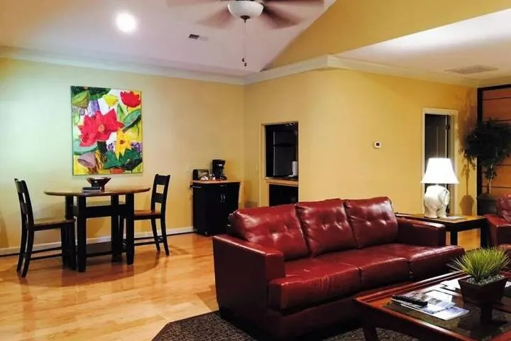 Room 5 of 12