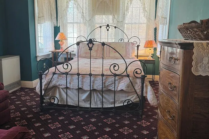 Room 3 of 60