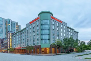 Hilton Garden Inn Chicago North Shore / Evanston