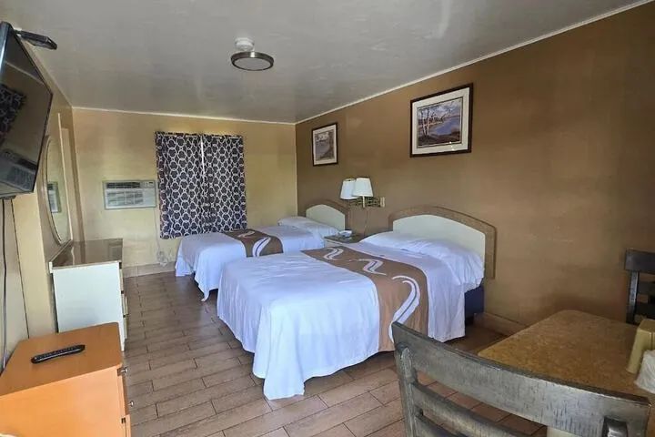 Room 2 of 8