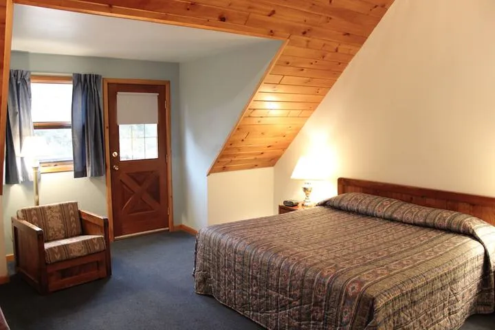 Room 5 of 94
