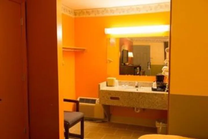Room 2 of 5