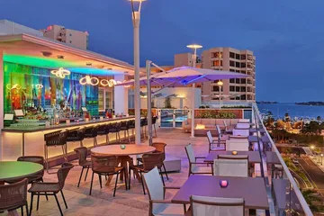 Art Ovation Hotel Autograph Collection