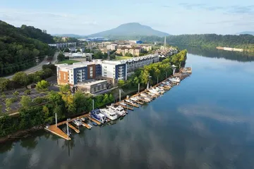 SpringHill Suites by Marriott Chattanooga Downtown / Cameron Harbor