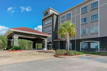 La Quinta Inn & Suites by Wyndham Leesville Ft. Polk