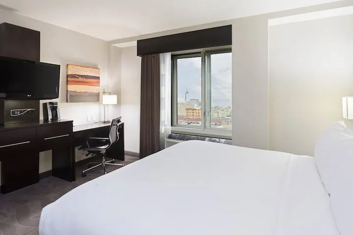 Room 2 of 29