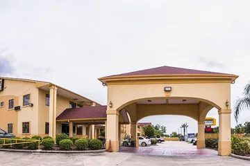Downtowner Inn and Suites Hobby